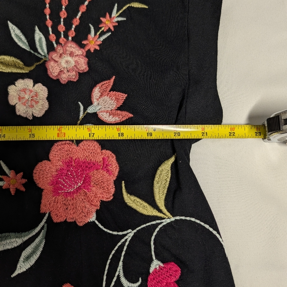 Johnny Was Joya Relaxed Drape Tee, Embroidered Floral Short Sleeve- Size XS - Picture 12 of 13